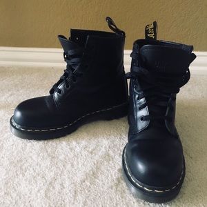 🦇 Doc Martens Air Wave Industrial Boots 🦇
